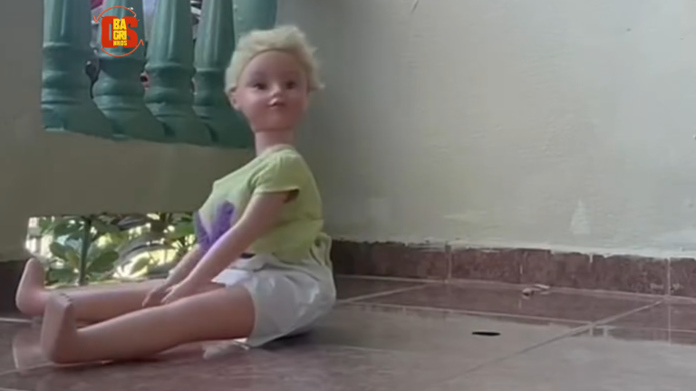 Boneca “possessa”tenta dar medo… e acaba apanhando
