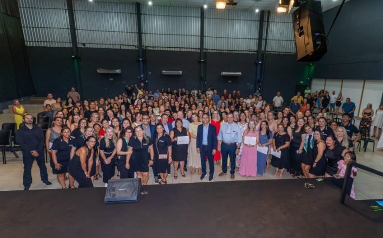 Novos diretores tomam posse nas escolas da rede municipal de Paranaguá