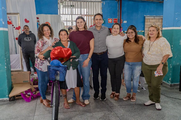 CEU das Artes transforma tarde em celebração de carinho, esperança e união no Jardim Iguaçu