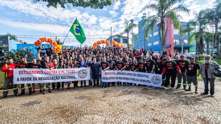 Trabalhadores portuários e lideranças realizam mobilização em Paranaguá contra a PL 733