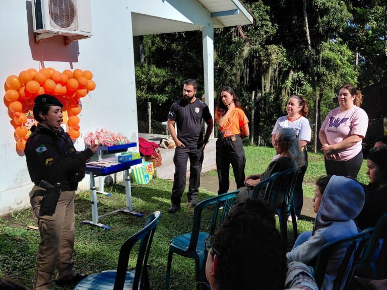 Ação itinerante leva atendimento médico e conscientização às ilhas de Paranaguá