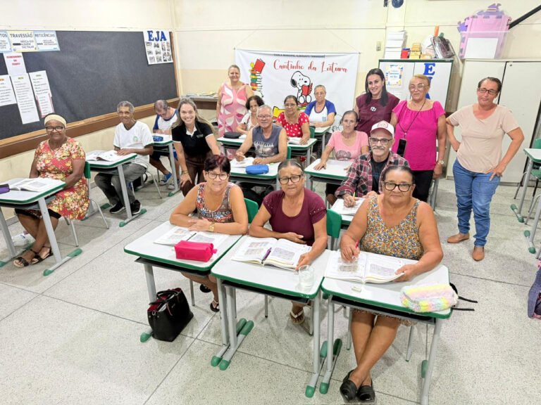 Escola Arminda de Souza Pereira passa a oferecer EJA em Paranaguá