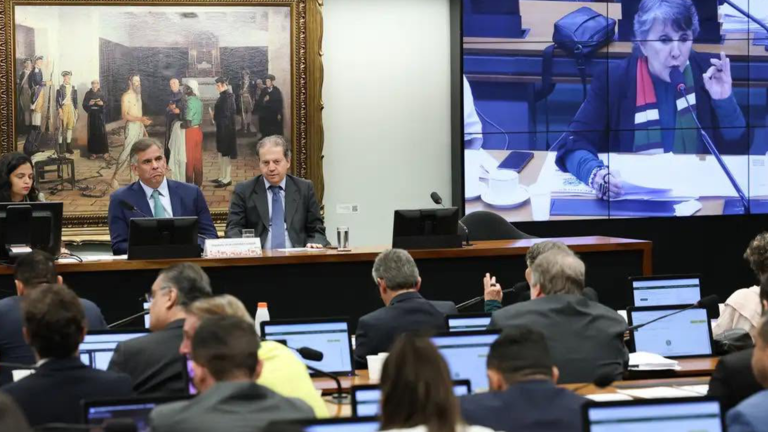 CCJ da Câmara aprova proposta que reduz maioridade penal para 16 anos