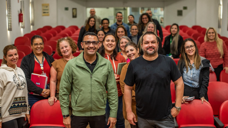 Ouvidoria de Paranaguá capacita servidores sobre transparência e atendimento ao cidadão