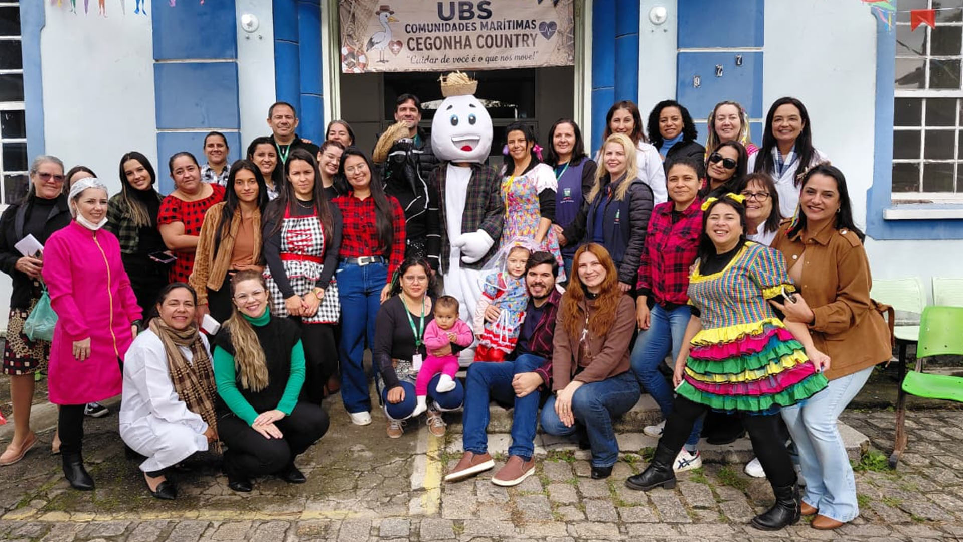 FESTA JUNINA DO PROJETO CEGONHA LEVA ACOLHIMENTO E CUIDADO ÀS GESTANTES DAS COMUNIDADES MARÍTIMAS