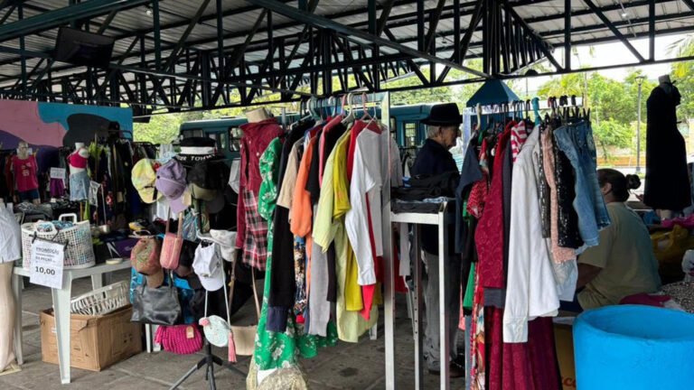 VARAL SOLIDÁRIO VAI DISTRIBUIR ROUPAS E CALÇADOS GRATUITOS EM PARANAGUÁ