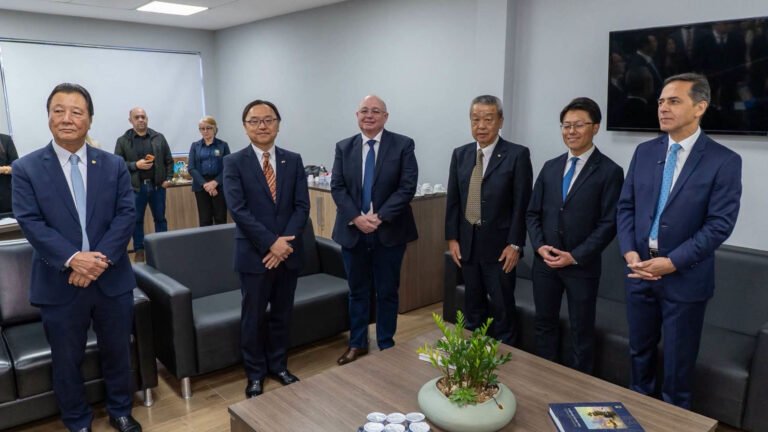 PARANAGUÁ RECEBE DELEGAÇÃO JAPONESA E CELEBRA 40 ANOS DE IRMANDADE COM A CIDADE DE AWAJI