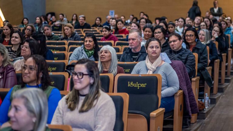 PARANAGUÁ BUSCA EXEMPLO DA MELHOR EDUCAÇÃO PÚBLICA DO BRASIL PARA FORTALECER ENSINO MUNICIPAL