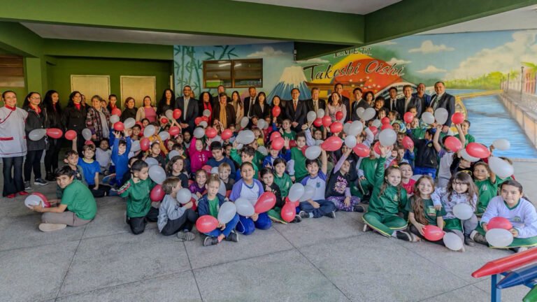 ESCOLA TAKESHI OISHI RECEBE DELEGAÇÃO JAPONESA E REFORÇA LAÇOS DE AMIZADE ENTRE PARANAGUÁ E AWAJI