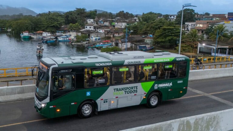 NOVO ÔNIBUS INICIA TESTES NA ILHA DOS VALADARES E ANTECIPA MODERNIZAÇÃO DO TRANSPORTE EM PARANAGUÁ