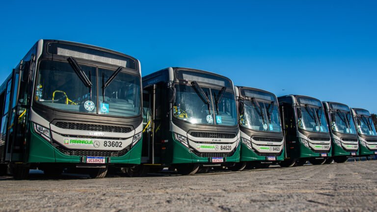PARANAGUÁ ENTREGA 40 NOVOS ÔNIBUS E RENOVA MAIS DE 80% DA FROTA DO TRANSPORTE COLETIVO